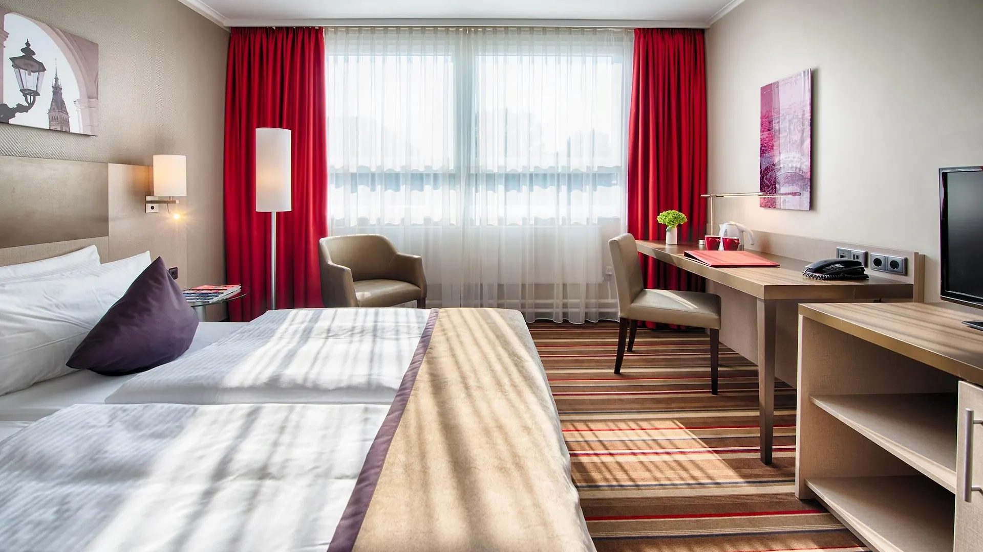 Leonardo Hotel Hamburg City Nord 4*,
