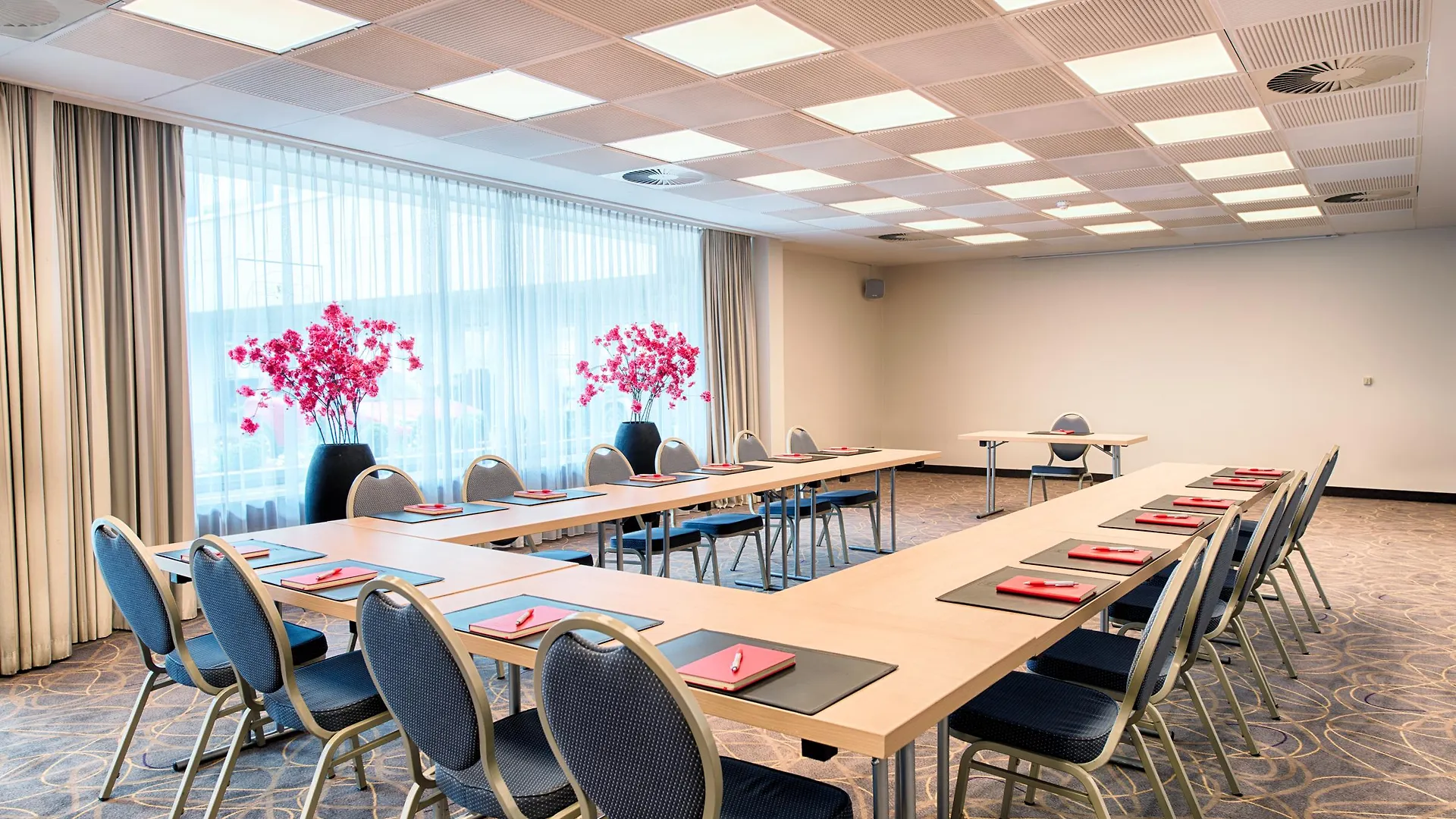 Leonardo Hotel Hamburg City Nord 4*,